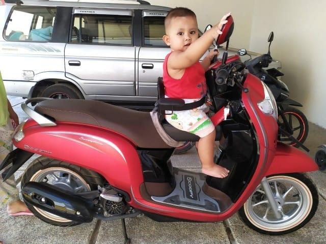 Jok sandaran anak motor di depan Motorcycle
