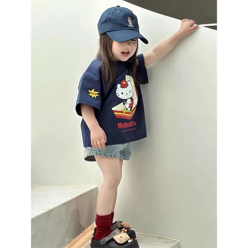 Quần Áo Trẻ Em, Hàn Quốc, Áo In Hình Hello Kitty Dễ Thương Cho Em Bé Gái, Phong Cách Mùa Hè, Hàng Mới Về, Dễ Phối Đồ, Phong Cách Phương Tây, Áo Thun Cotton Màu Xanh Đậm