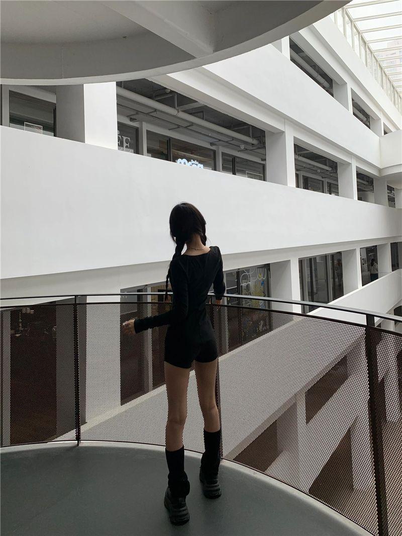 Product Introduction of American Style Sexy Hot Girl Long Sleeve Zipper Jumpsuit Women Spring New Elegant High Waist Slim Fit Flattering Shorts 10