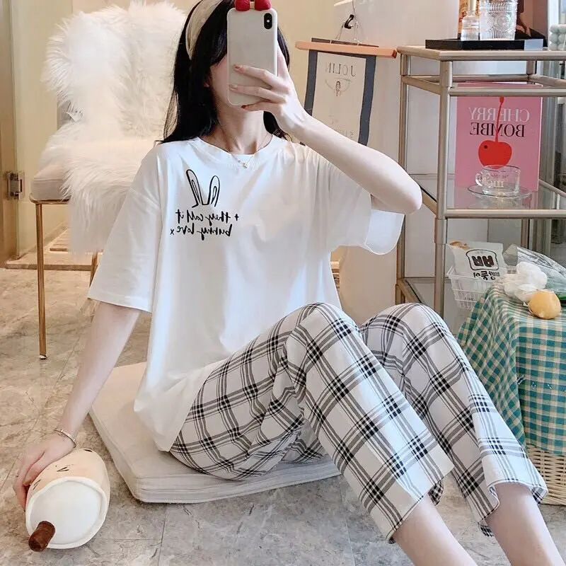 [FREESHIP TỪ ĐƠN 0đ]Sét Áo phông logo thỏ +quần kẻ karo trắng, Áo thun nam nữ, from rộng mặc thoải mái, Sét bộ mặc ở nhà và mặc đi chơi-CHILL RELLY