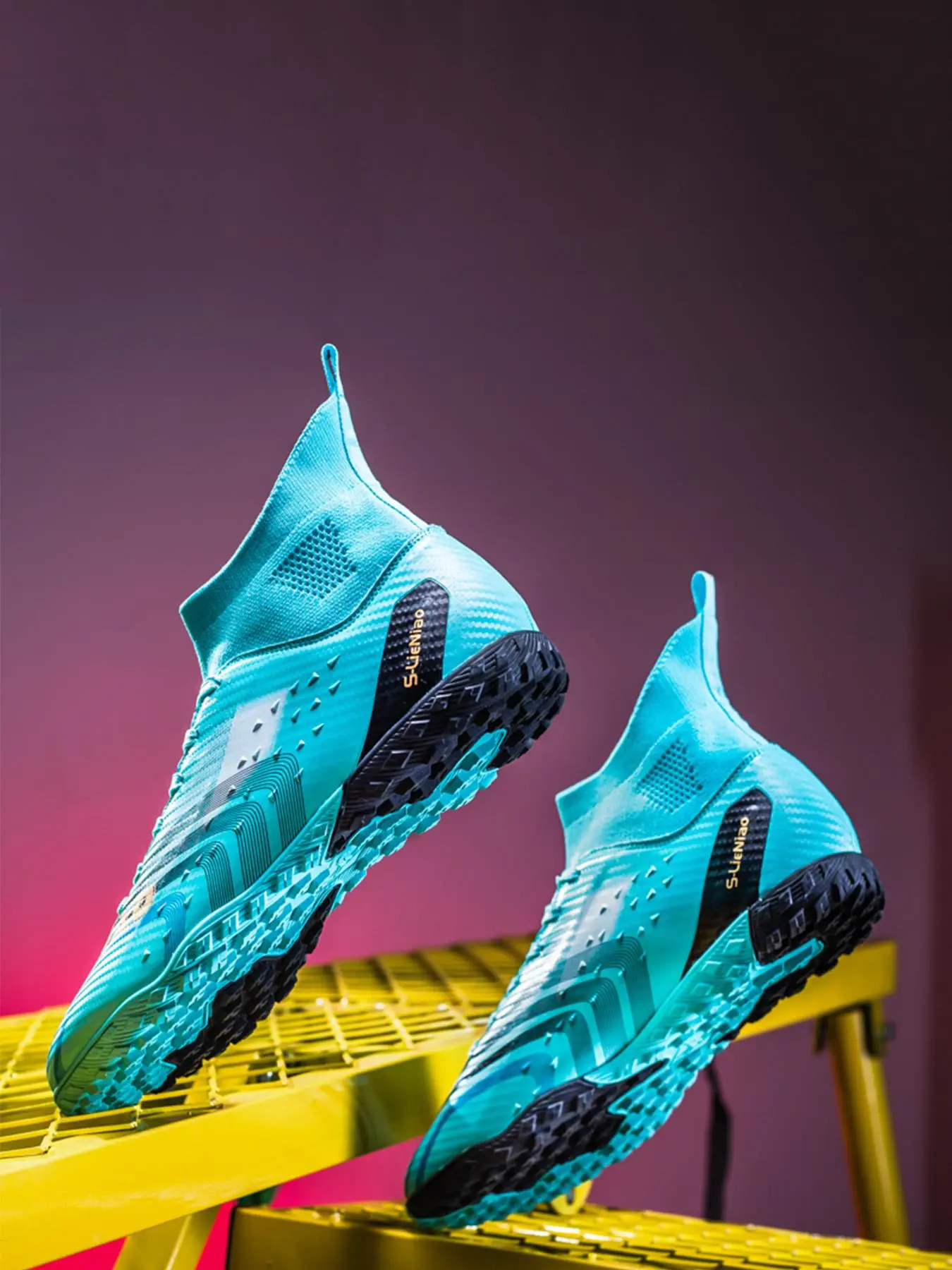 Men's Colorblock Letter Print Lace Up Soccer Shoes, Sporty Breathable Comfortable Football Shoes, Professional Football Cleats for All Seasons