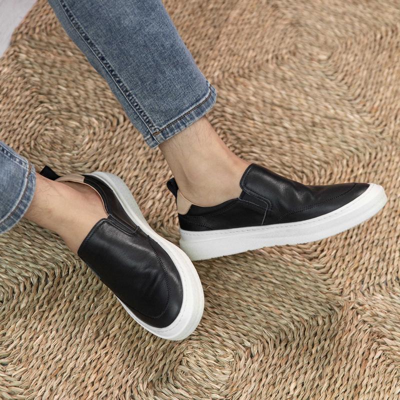 Giày lười nam Bentoni Menly Slip-on màu Đen làm từ da bò nhẹ êm với đế cao su đúc êm ái 2