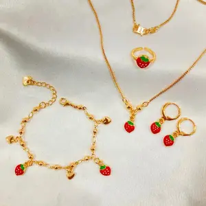 SET ANAK STRAWBERY GOLD TITANIUM ANTI LUNTUR Costume Fashion