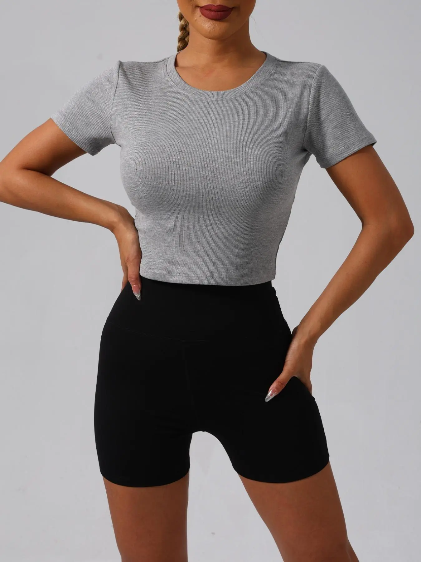 Women's Solid Round Neck Crop Sports Tee, Casual Sporty Short Sleeve T-shirt for Daily Outdoor Wear, Ladies Sportswear for All Seasons