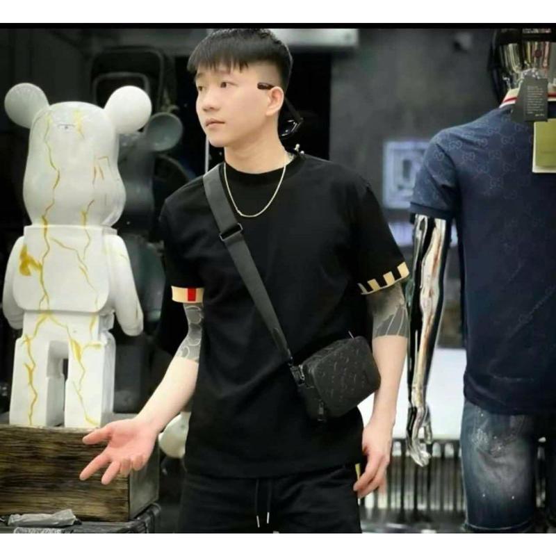  Bộ quần áo thun BBR bo viền tay cực chất hot New. Áo 2 màu đen trắng tay ngắn cổ tròn chất liệu 100% cotton mềm mịn thoáng mát co giãn 4 chiều thấm hút mồ hôi. Kích cỡ S-XXL. Hottrend New Nam Nữ Menswear Unisex 