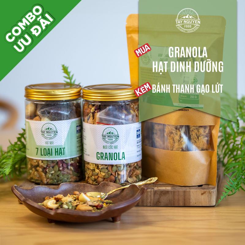 Combo 1 hũ Granola 500g và 1 hũ Hạt dinh dưỡng 500g kèm 1 bịch Thanh gạo lứt chà bông 200g Tây Nguyên Food – Việt Nam