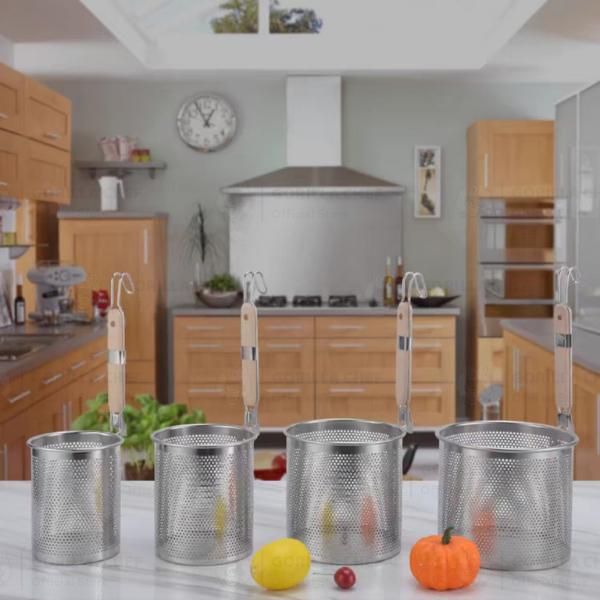 Vợt trụng hủ tiếu mì, phở inox Gorilla Chef có quai treo trên thành nồi và tay cầm gỗ cách nhiệt 6