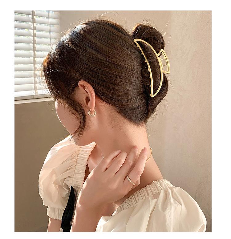 Product Introduction of Barrettes Back Head Grip Female \New Large Shark Clip High Sense Hairpin Net Red Hair Barrettes Clip Hairware 5