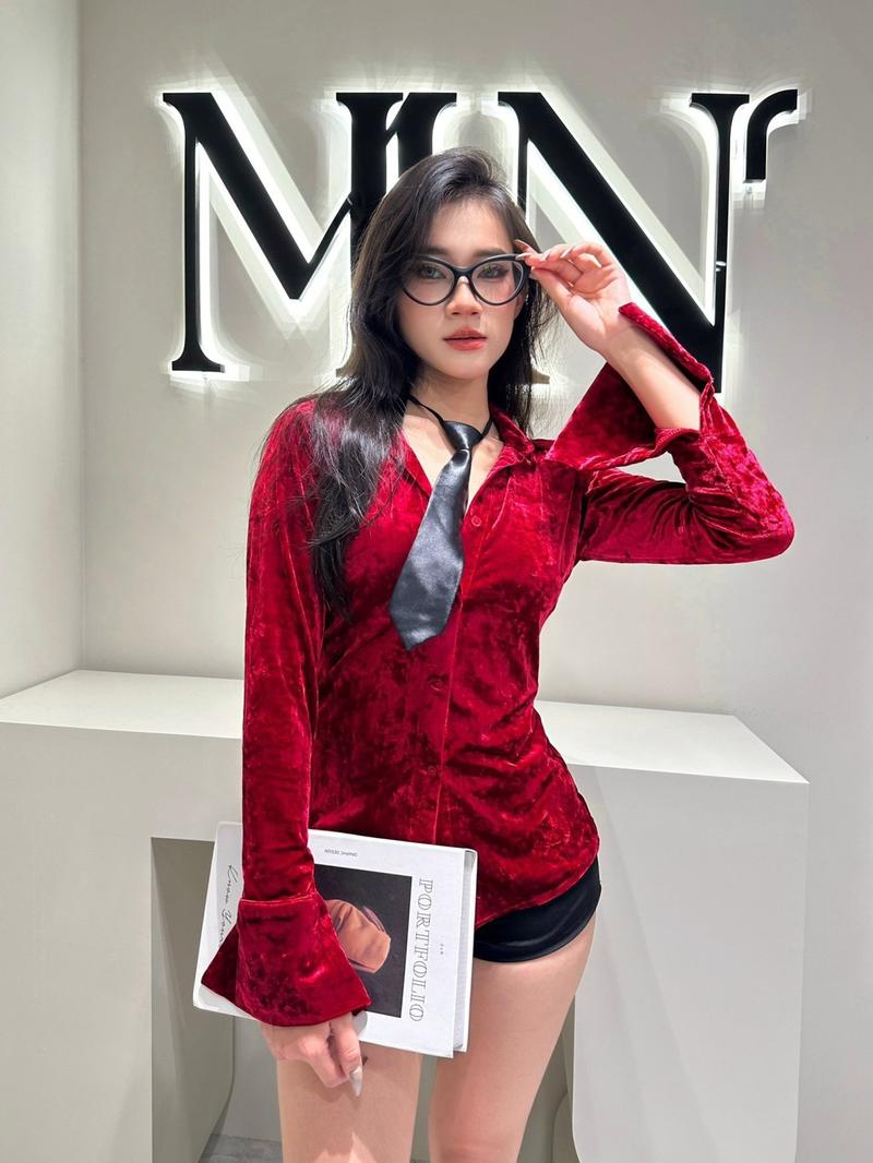 Product Introduction of MILINAA - ÁO SƠ MI NHUNG ĐỎ C2203 5
