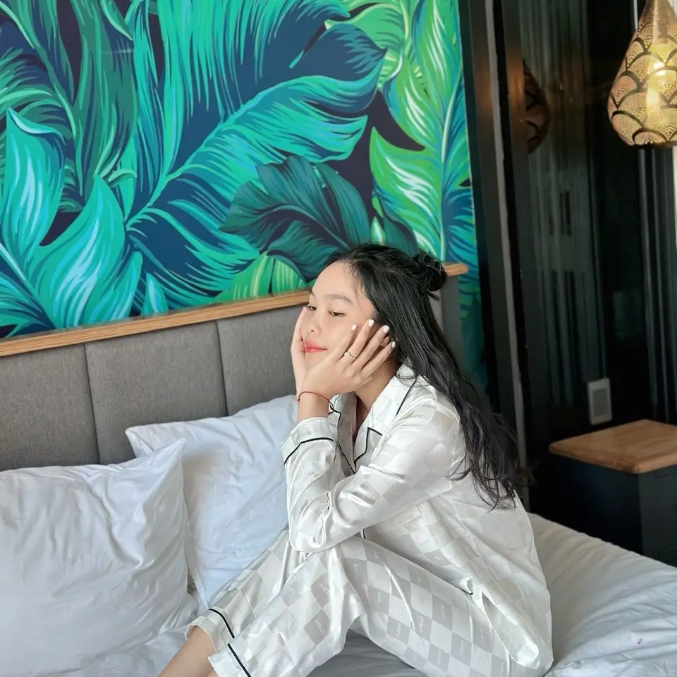 (QC05) Bộ ngủ Pijama QC hoạ tiết sọc vuông caro chìm,chất liệu lụa satin phong cách nhẹ nhàng tiểu thư cho Nữ Women