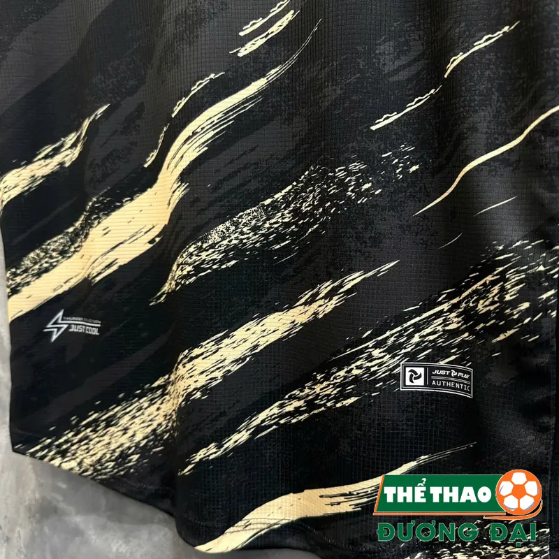 Quần Áo Bóng Đá Thiết Kế JP Thunder Đen Thun Mè Cao Cấp Thoáng Khí Thể Thao Đương Đại 6