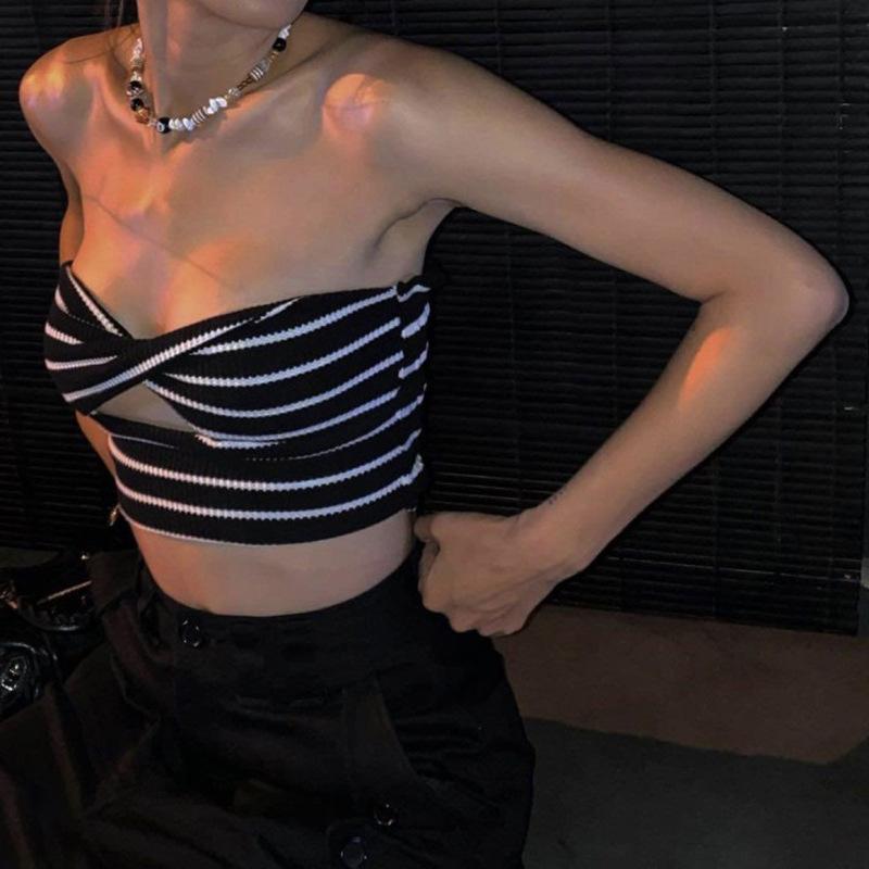 Product Introduction of Áo Ba Lỗ Cropped Xén, Thời Trang, Sọc, Gợi Cảm, Với Thiết Kế khoét Nữ Top Women Voi 4