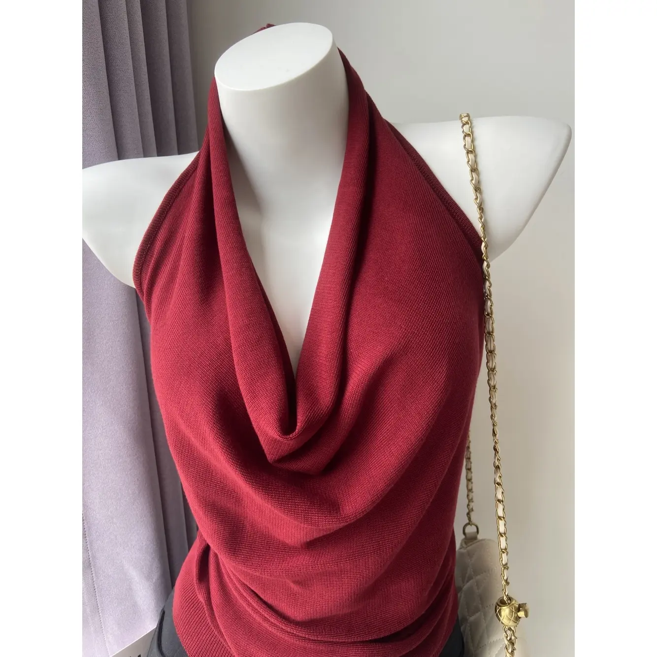 Áo Vest Cổ Yếm Cổ Xích Đu Màu Đỏ Phong Cách Hồng Kông Cổ Bẻ Thanh Lịch, Dành Cho Nữ, Không Tay, Cổ Áo Xích Đu, Áo Lười Độc Đáo