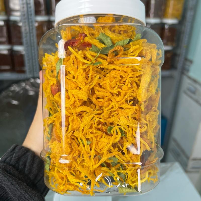 1 hủ 500gram khô gà lá chanh ( đậm vị gà ) Chua Snack