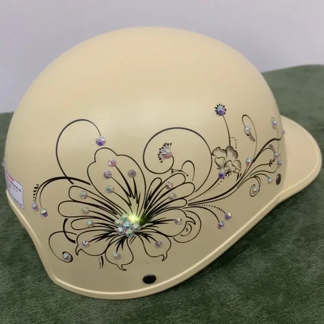 Mũ bảo hiểm kết Bông Hoa văn đính đá có khoét sau cột tóc. Helmet Phụ Kiện Chạy Xe Đạp 1