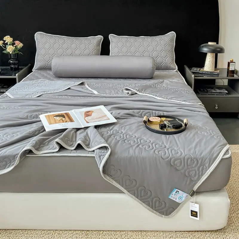 Chiếu cao su Latex Mark Jacob bọc chun kèm chăn 5 món mềm thoáng mát Rubi decor( 1 chiếu, 1 chăn, 2 vỏ gối nằm, 1 vỏ gối ôm) 5