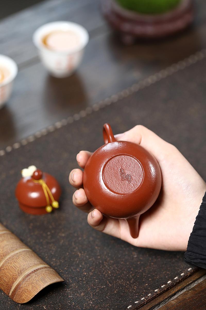 Product Introduction of # Zisha Teapot# [Lifetime Fidelity] Yixing Zisha Teapot Pure Handmade Famous Authentic Tea Making Large and Small Capacity Tea Set Yixing Zisha Teapot Famous Handmade Raw Ore Small Coal Kiln Cinnabar Sand Small Autumn Water High-End Teapot 22
