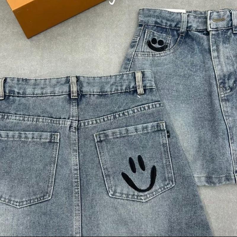 Chân Váy Jean Chữ A Thêu Hình Mặt Cười Có Quần Bên Trong VC-MC Women 2