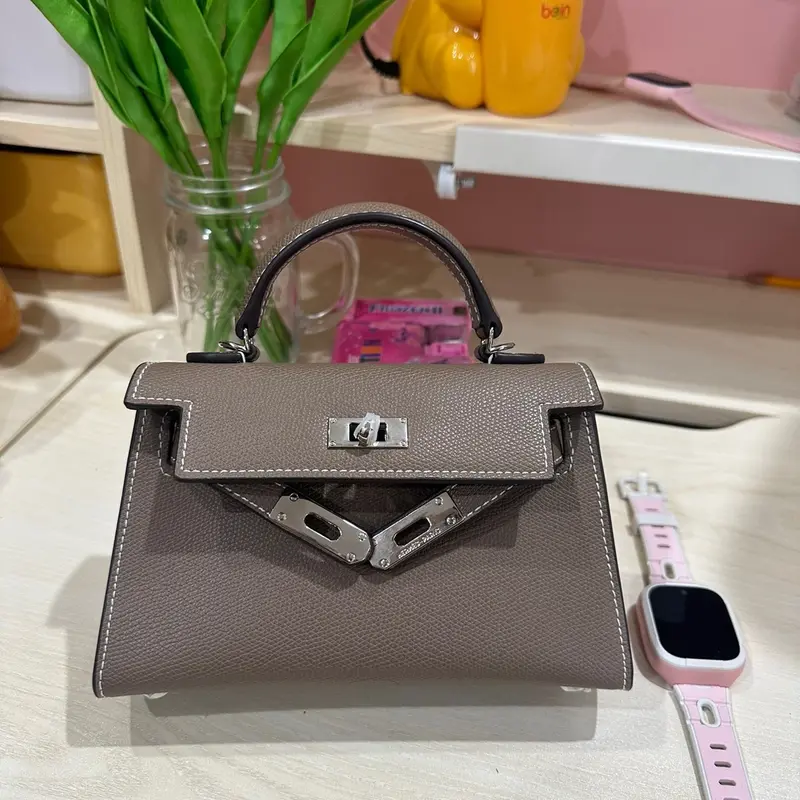 Túi xách nữ h..m dáng lùn size 19 4