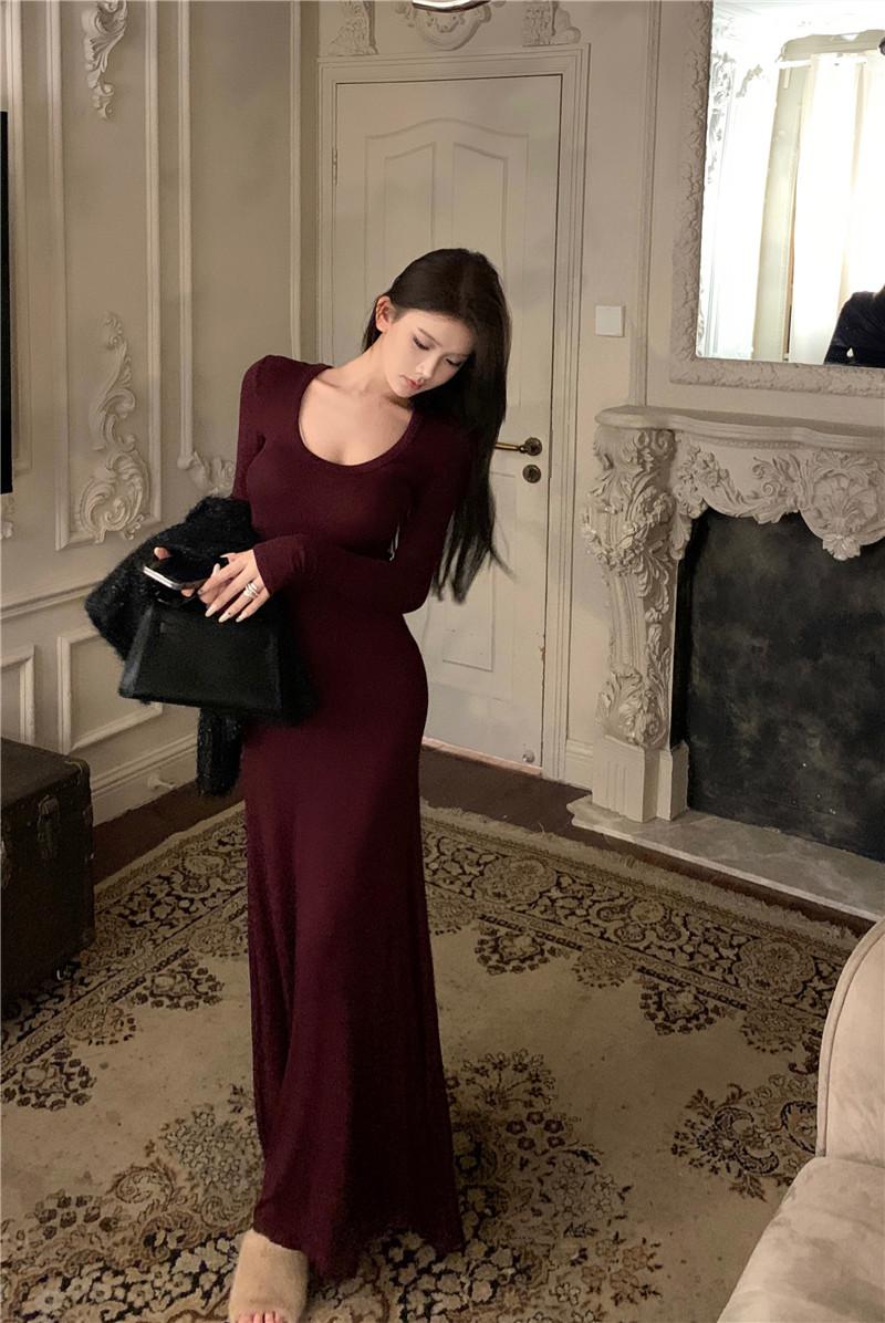 Product Introduction of Spicy girl wine red long sleeved dress with feminine temperament, hip hugging skirt, simple base skirt, slim fit and slimming effect, mid length skirt 3