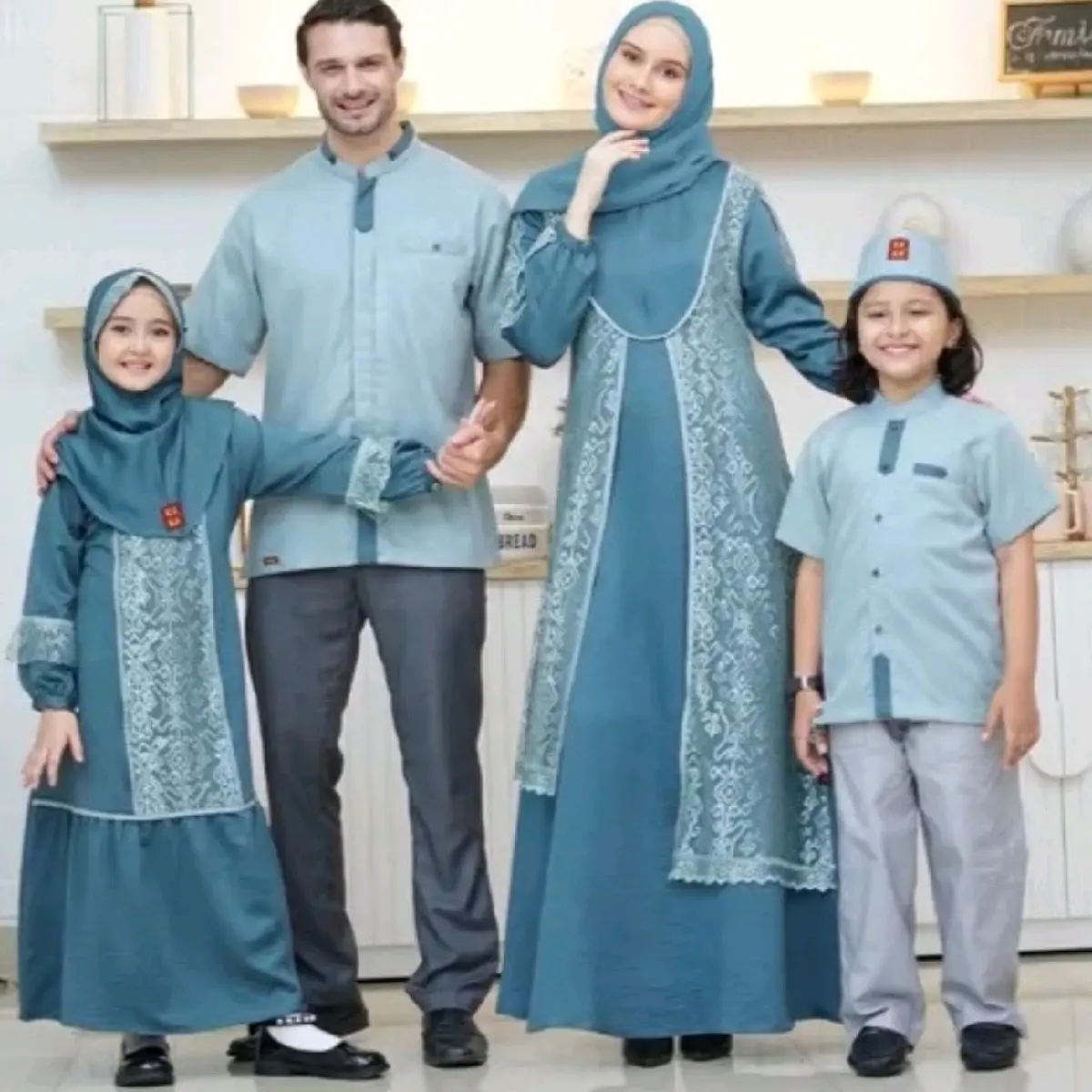 SET SARIMBIT KELUARGA KEKEBUSANA MUSLIM SUMBA TILE SERIES