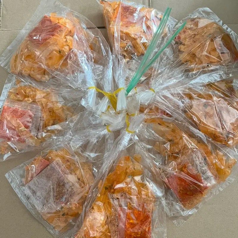 10 bịch Bánh tráng sợi  dẻo  tôm vò sa tế  , muối .Ăn Vặt Food Snack cay 4