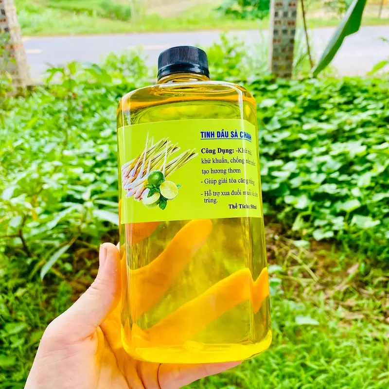 Tinh dầu LÁ SẢ hương Sả Chanh THƠM NHẸ NHÀNG 500 ML KHỬ MÙI, Kháng Khuẩn, Xịt ĐUỔI MUỖI 3
