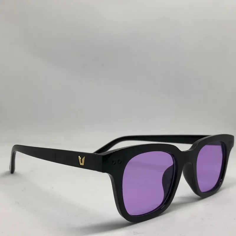 Kacamata Hitam Vincent Logo V Model Kotak Warna PC 18cm x 6cm x 4cm - Sunglasses 3