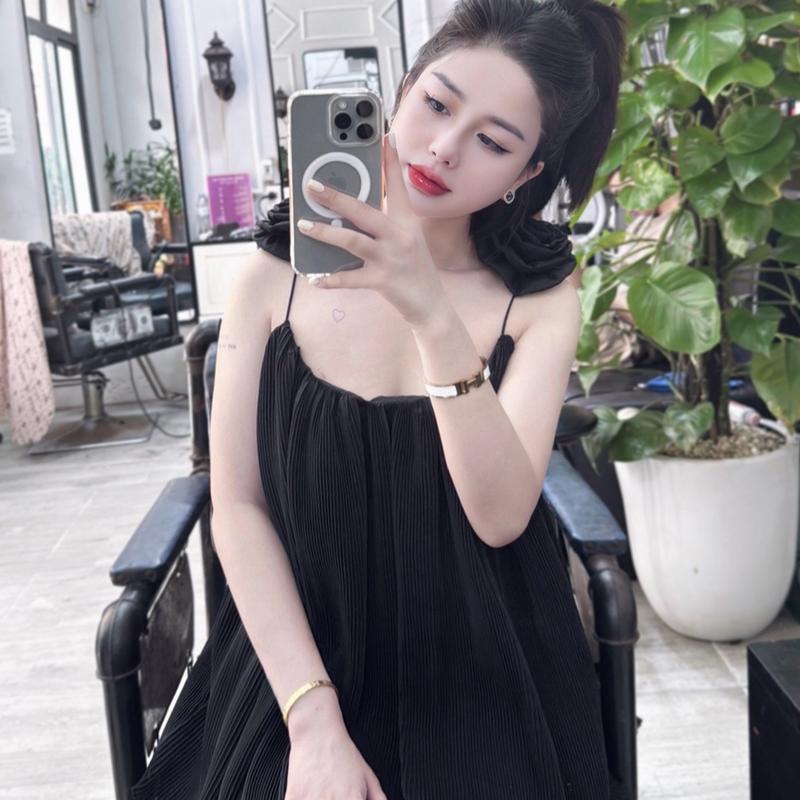 Váy 2s vai hoa xinh, có 2 size s và m 0