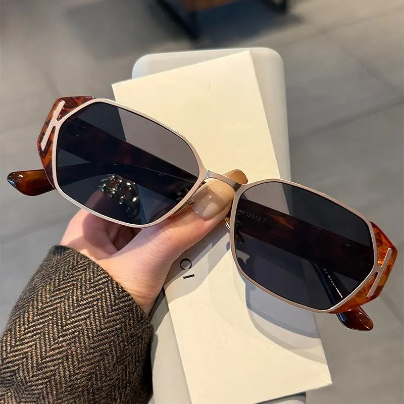 New Barn style potato mirror fashion net red sunglasses female sunscreen retro street photo cat-eye sunglasses