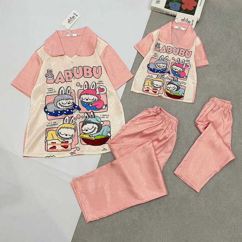 Set bộ đồ ngủ pijama mẹ và bé gái áo cộc quần dài cổ sen Labubu hồng  Women Voi- Tết Polo Top 1