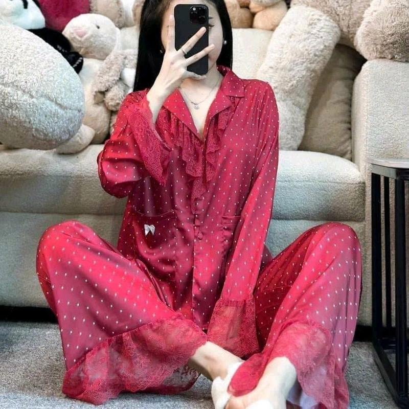 Đồ bộ pyjama nữ mặc nhà M227 Lụa Latin chấm bi Áo có túi cổ sơ mi viền ren tay dài quần dài kiểu tiểu thư sang trọng Kem Women