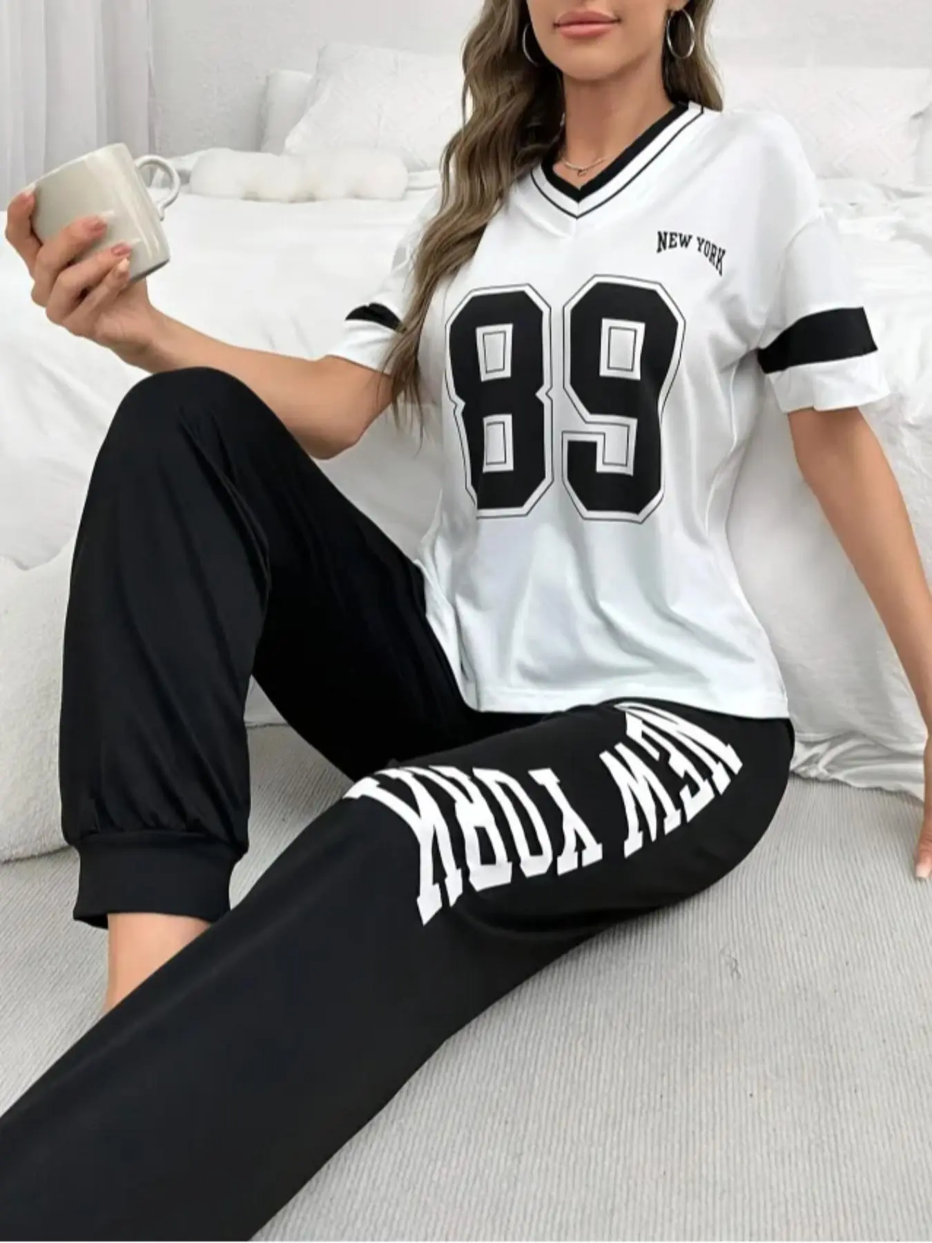 Two-piece Set Women's Number Print Tee & Pants Pyjama, Casual Comfy V Neck Short Sleeve T-shirt & Trousers Pj Set, Ladies Summer Sleepwear,  Pajama Sets Women