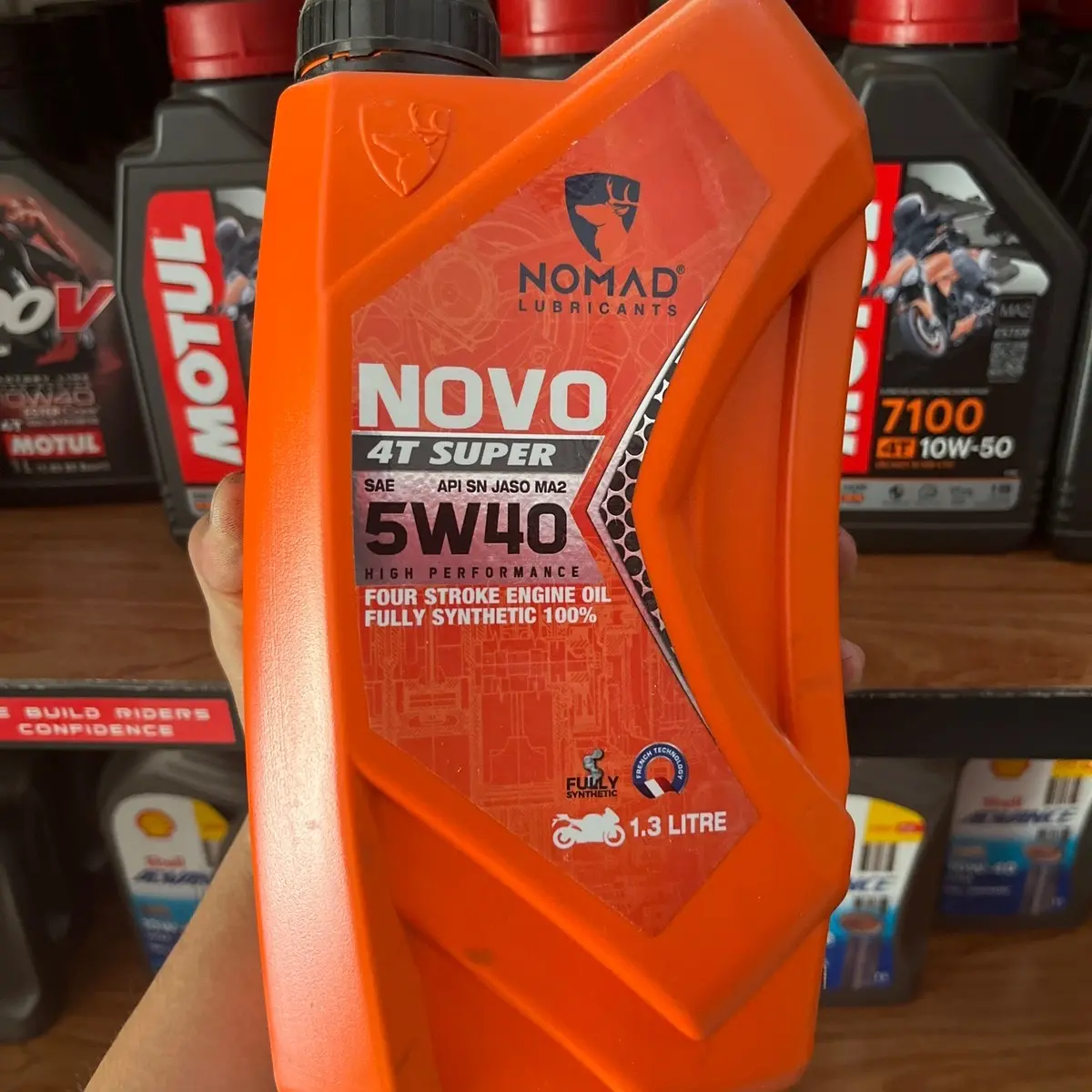 Nhớt full tổng hợp Nomad (1.3l) 10w40 ( nhập khẩu dubai )