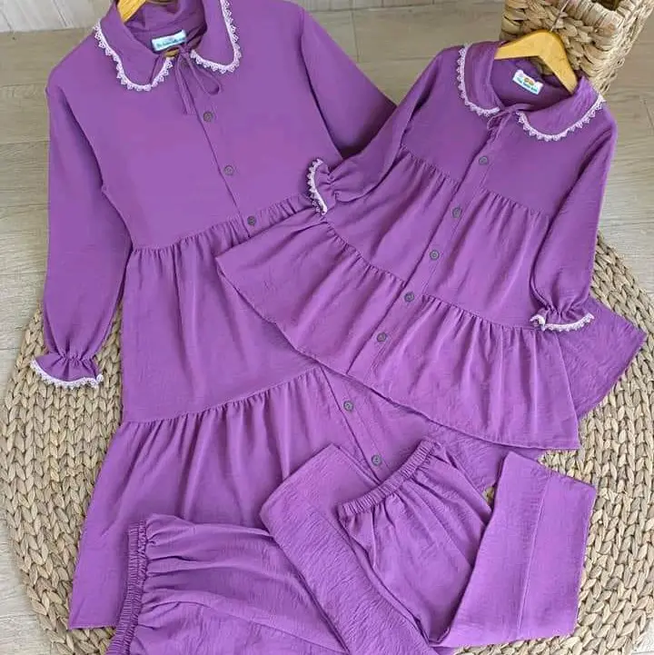 Baju One Set Setelan Stelan Celana Panjang Dan Atasan Tunik  Wanita Dewasa Muslim Crinkle Crengkle Kringkel Airflow Couple Ibu Dan Anak Perempuan Terbaru Kekinian Cantik Simple Elegant Pasangan Mewah Keluarga Polos 8
