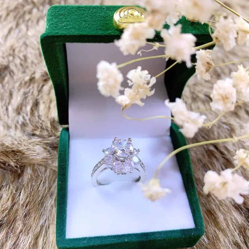 Nhẫn 3 chỉ mạ vàng trắng bạch kim , đính kim cương nhân tạo, Chất liệu titan không phai. 5