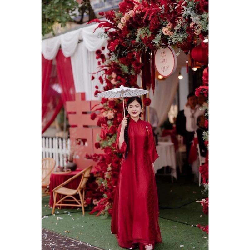 Áo dài dáng xuông cải gấm hoa cúc dành cho các nàng dâu trong ngày trọng đại -ÁO DÀI CELIA VOAN NỮ CỔ CHỮ V