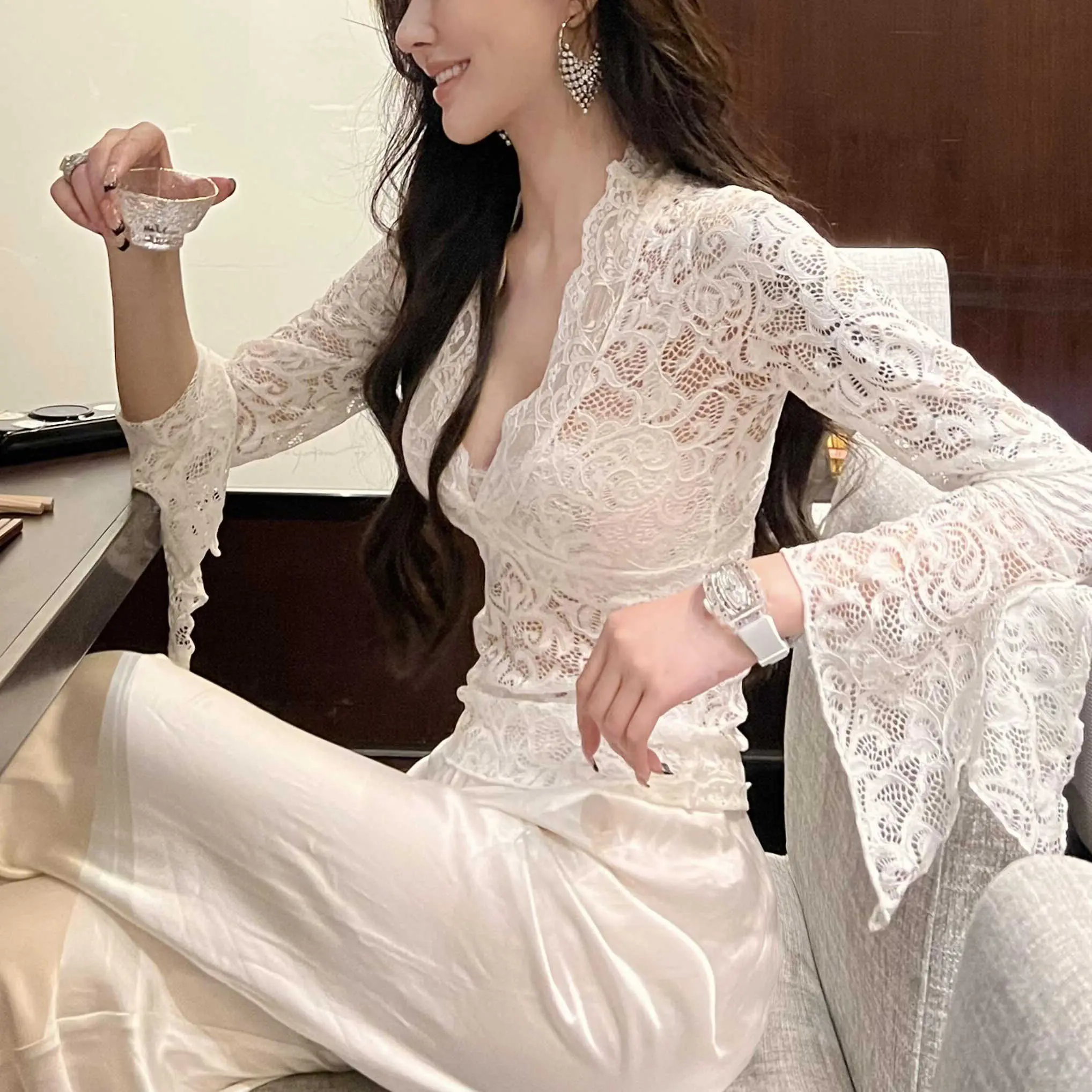 Áo Sơ Mi Ren, Dành Cho Nữ, Cổ Chữ V Gợi Cảm Và Dễ Thương, Ôm Sát, Tay Loe, Dài Tay, Eo Co Giãn, Màu Trắng, Ngắn, Nhẹ Nhàng Và Xã Hội, Đầu Mùa Thu Top Women Shirt