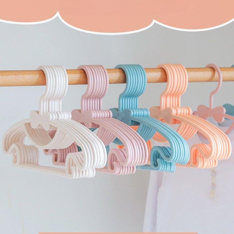 Product Introduction of Móc Treo Trẻ Em, 10 Cái, Móc Treo Trưng Bày Bằng Nhựa Cầm Tay Chống Gió, Thích Hợp Cho Áo Khoác Ngoài Trẻ Em, Người Sắp Xếp Quần Áo Trẻ Em 3