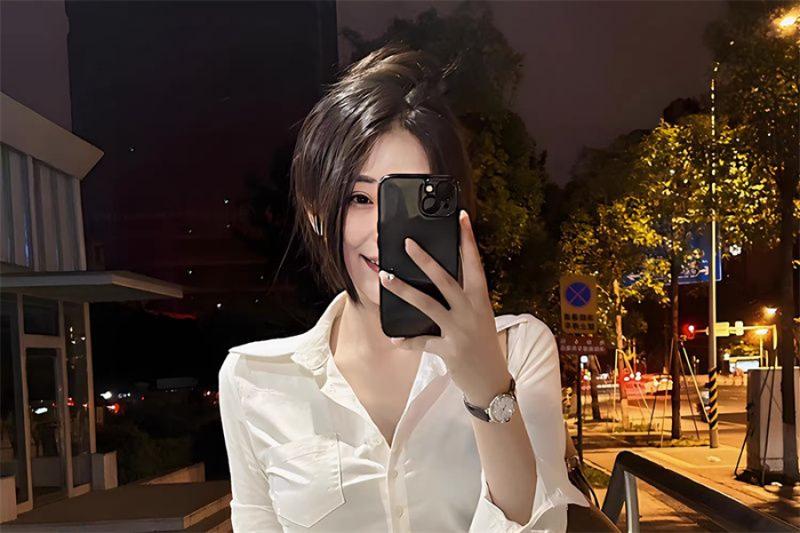 Product Introduction of เสื้อชีฟอง สีขาว สำหรับผู้หญิง แจ๊กเก็ตฤดูใบไม้ร่วงใหม่ ดีไซน์ดี ซอก ทรงสลิมฟิต เสื้อเอวแน่นฝรั่งเศสสั้น Clothing Women 5