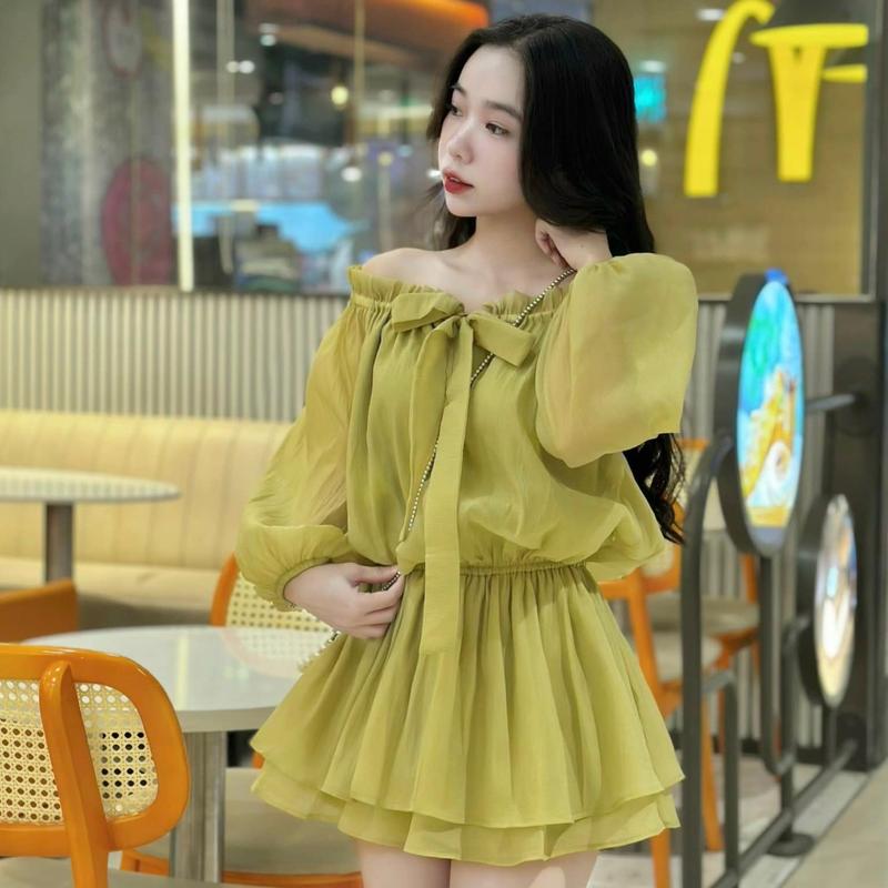 Jumpsuit liền quần nữ trễ vai nơ ngực 2 màu Chibest HJC101 Women Dress Voan Kem Bơ chỉ giặt tay đễ thương