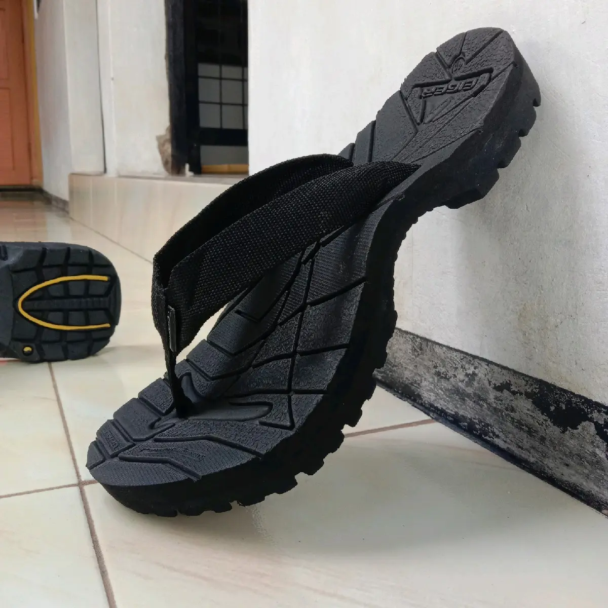 Sandal Eiger Original Model Jepit Batu Pria Wanita Size 39-43