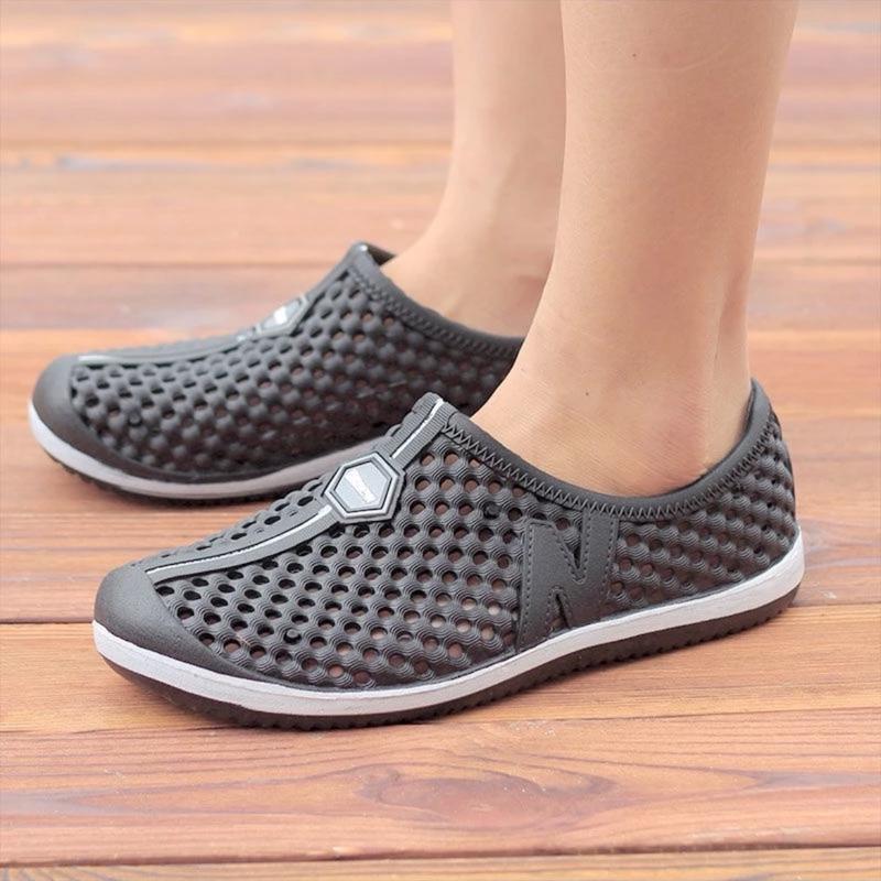 Giày nhựa đi mưa Nam ,trống trơn trượt có lổ thông thoáng 2