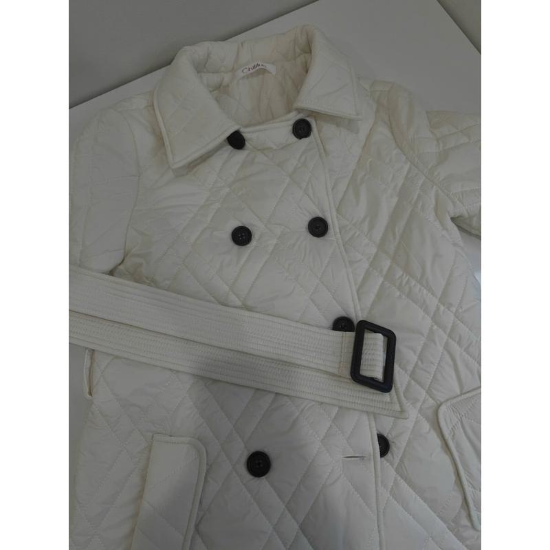  Áo khoác nữ Chililuu áo phao trần bông dáng lửng form suông thắt đai hoạ tiết quả trám phong cách sang chảnh. 