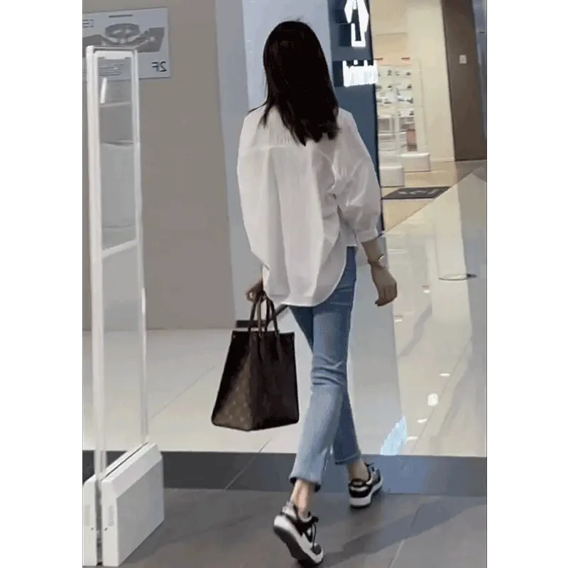 Áo Sơ Mi Trắng, Dáng Rộng Vừa Vặn, Thiết Kế Tay Lửng Dáng Ôm, Dành Cho Nữ, Hàng Mới Về Mùa Hè 2024, Phong Cách Hàn Quốc, Thời Trang, Dễ Phối Đồ, Chống Nắng, Áo Sơ Mi Women Top 3