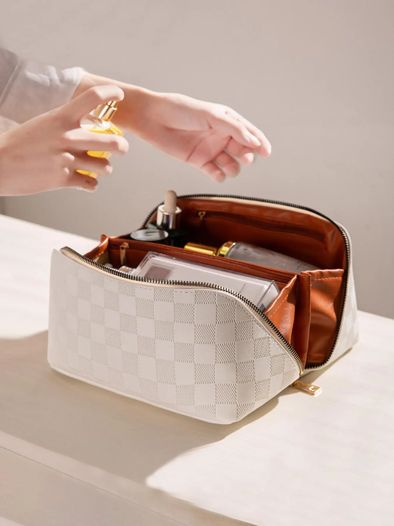 Fashion Check Pattern PU Leather Handbag, Large Capacity Portable Travel Cosmetic Storage Bag, Simple All-match Bag for Daily Life