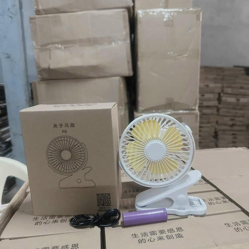 Quạt tích điện mini kẹp bàn , kẹp xe 3