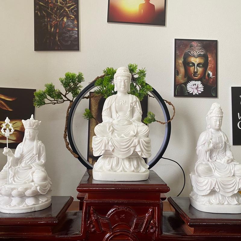 Bộ 3 tượng Tam Thánh gồm Phật A Di Đà Bồ Tát Quán Âm Địa Tạng Bồ Tát ngồi tòa sen màu trắng ngọc cao 20cm trang trí thờ tự nhỏ decor Phật Giáo Decor Phòng Trang Trí Nhà Đạo Phật Đồng bàn thờ