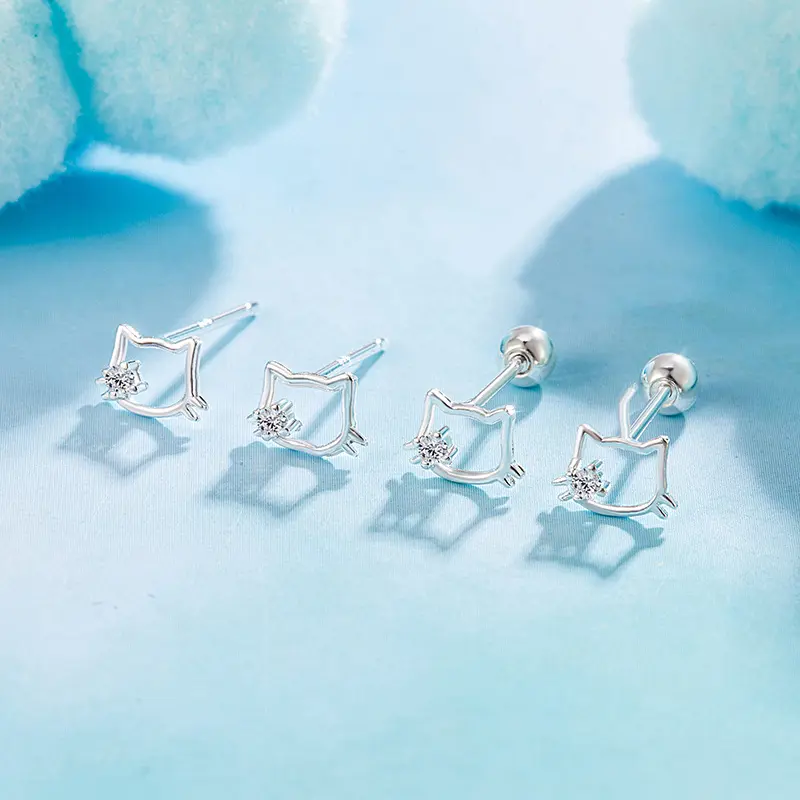 Luxe & Luster Jewelry, Bông Tai Đinh tán Hình Mèo Kitty, Thiết Kế Dễ Thương, Đồ Trang Sức Đồng Thau, Trang Sức Nữ, Bông Tai, Thiết Kế Độc Đáo, Cao Cấp, Tinh Tế, Thanh Lịch, Dễ Phối Đồ, Phong Cách Hàn Quốc