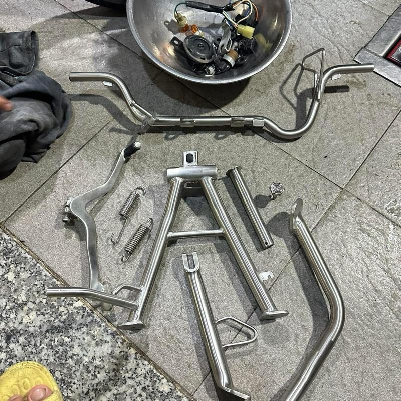 Chân chống inox 304 sử dụng thay thế cho nhiều dòng xe phổ thông xe wave zx xe dream xe Future led vario lead sh150 sh350i